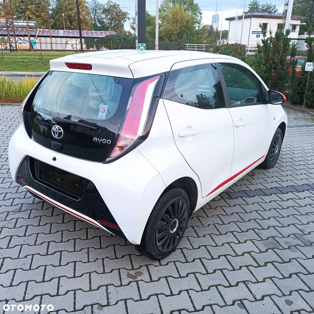 Toyota Aygo x mit x-business Paket - 3