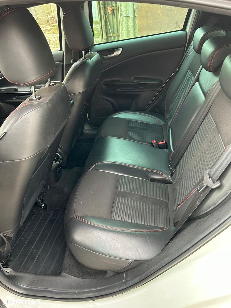 Alfa Romeo Giulietta 1.6 Mjet Distinctive - 8