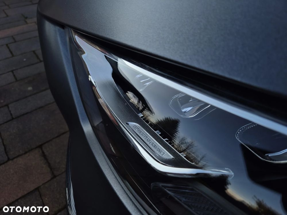 Mercedes-Benz CLS 300 d 4-Matic AMG - 21