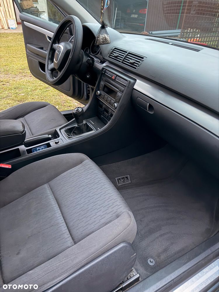 Audi A4 Limousine 2.0 TDI DPF - 8