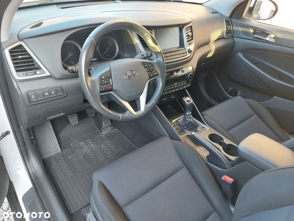 Hyundai Tucson 2.0 CRDI BlueDrive Style 2WD - 9