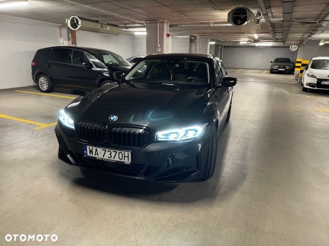 BMW Seria 3 330i xDrive - 1