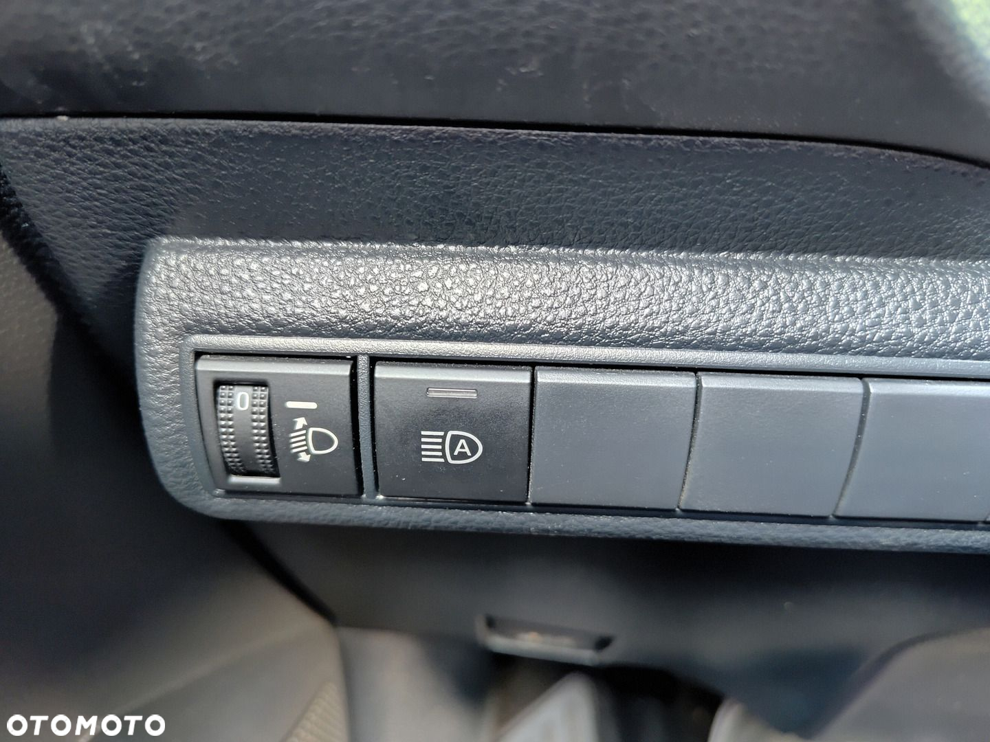 Toyota Corolla - 21