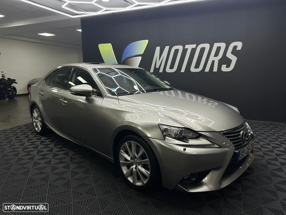 Lexus IS 300H Sport Edition - 1