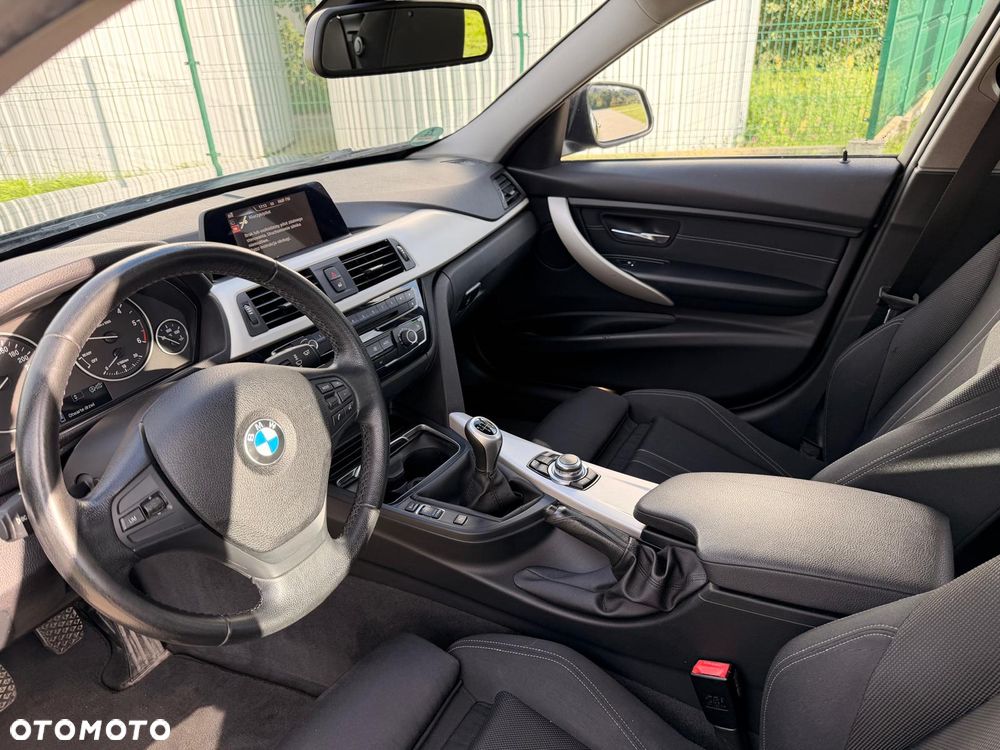 BMW Seria 3 318d - 8