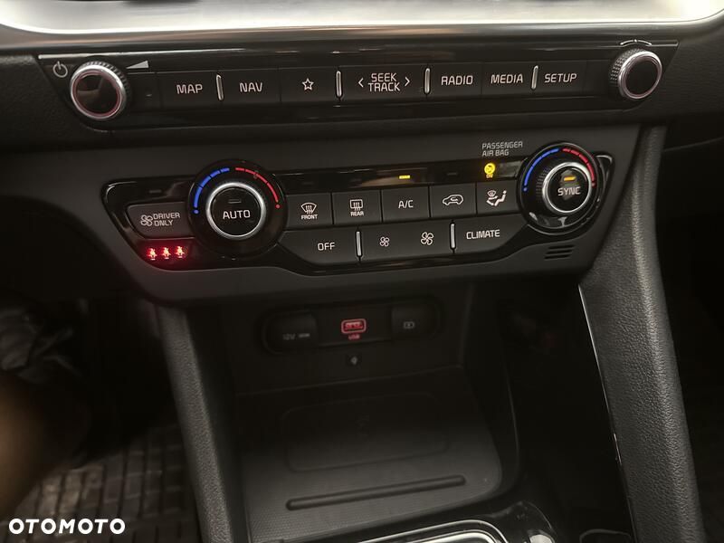 Kia Niro 1.6 GDI Hybrid Business Line - 17