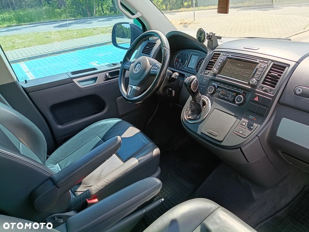 Volkswagen Multivan - 15