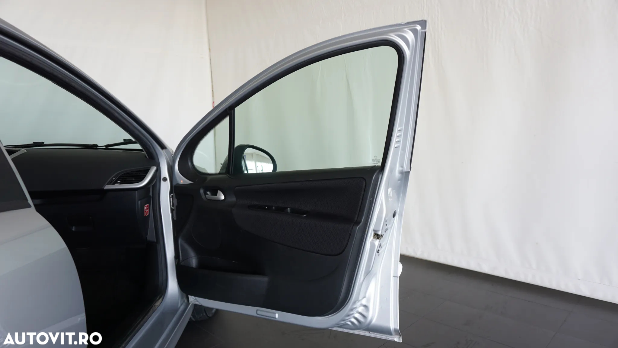 Peugeot 207 1.6 HDI FAP Allure - 22