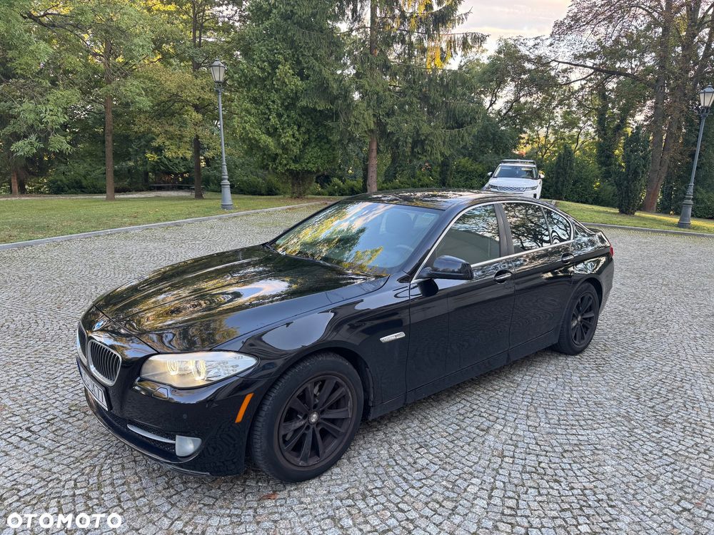 BMW Seria 5 528i - 1