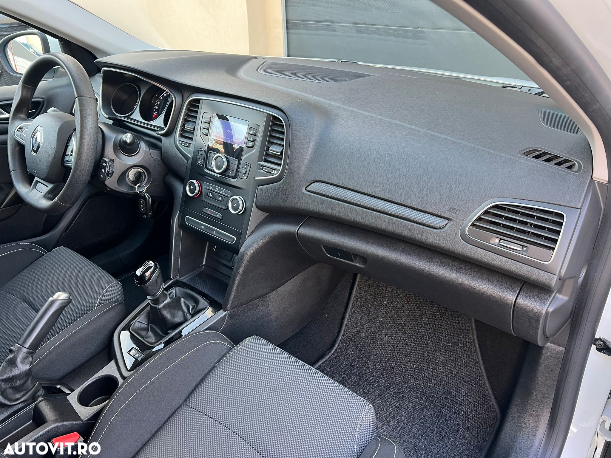 Renault Megane ENERGY TCe Life - 10