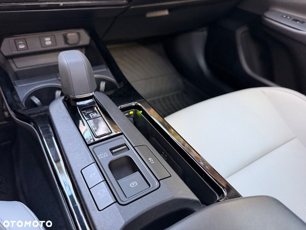 Toyota Prius 2.0 Hybrid Prestige - 8