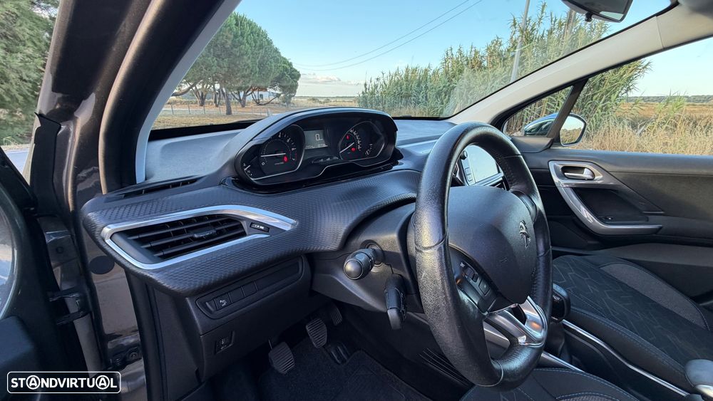 Peugeot 2008 1.2 PureTech Style - 14