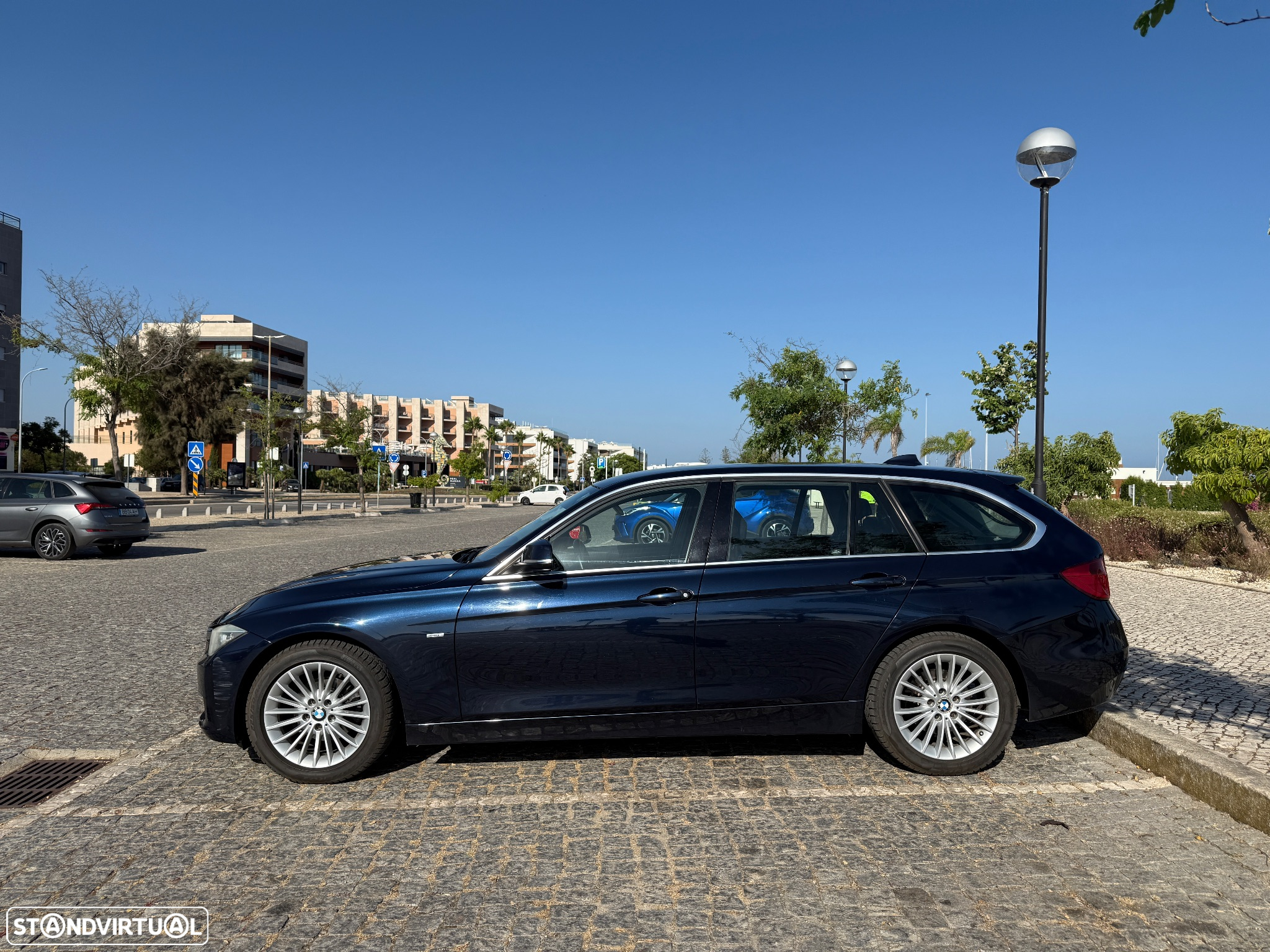 BMW 318 d Touring Luxury Line - 3