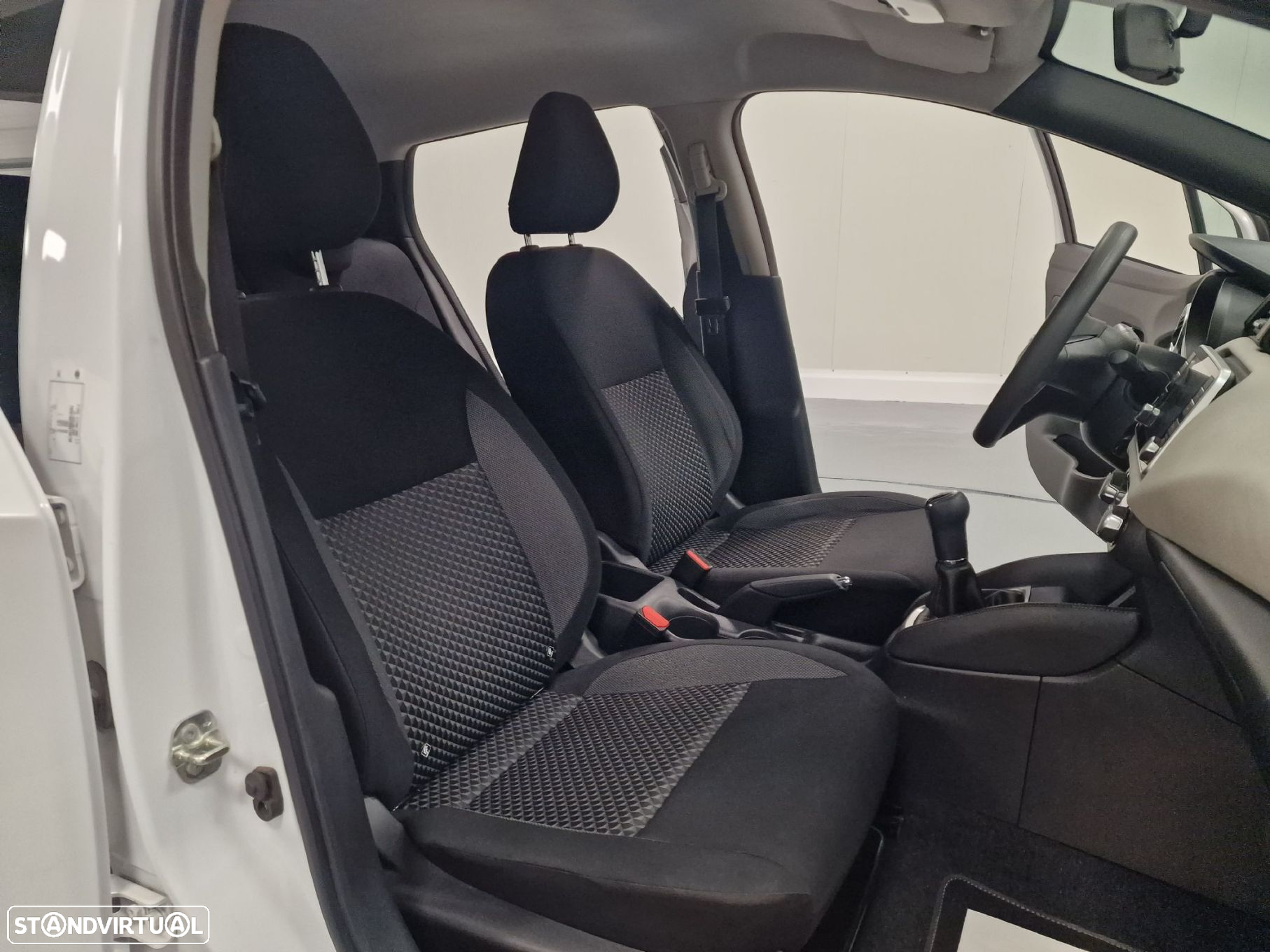 Nissan Micra - 43