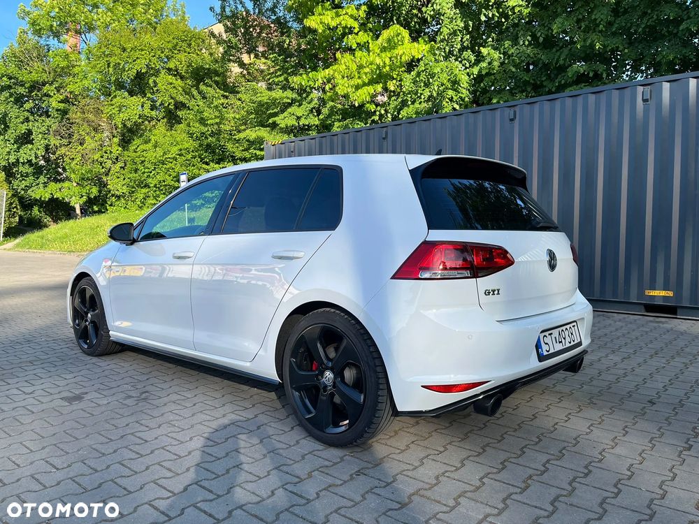 Volkswagen Golf GTI (BlueMotion Technology) DSG - 3