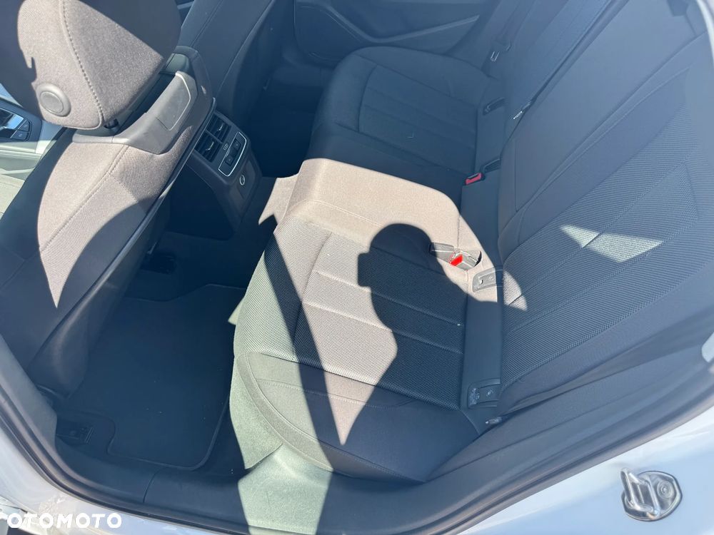 Audi A4 Limousine 35 TFSI mHEV S tronic - 14