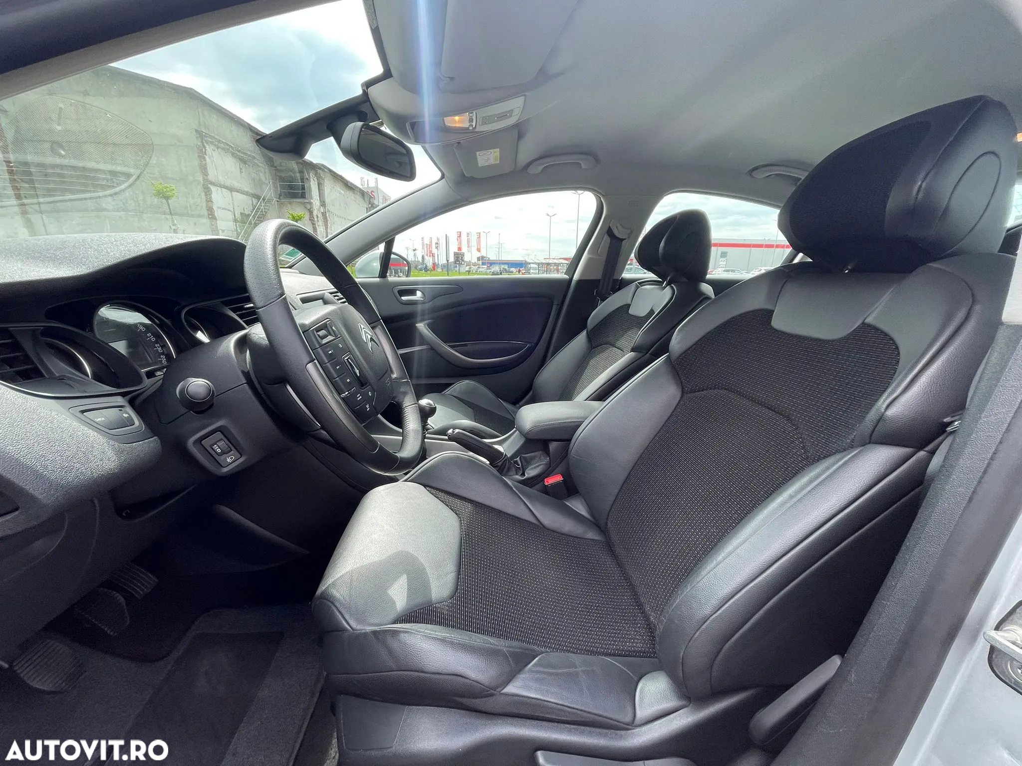 Citroën C5 Tourer HDi 140 FAP Confort - 16