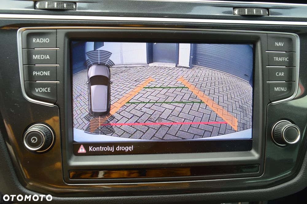 Volkswagen Tiguan 2.0 TDI SCR 4MOTION DSG R-Line - 27