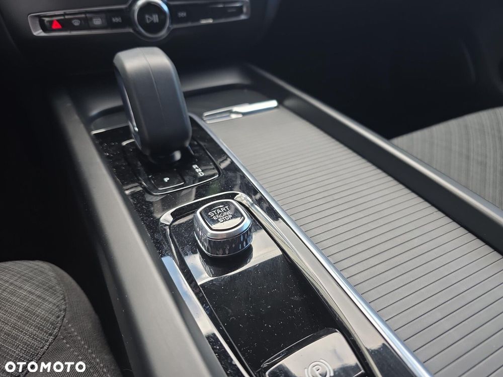 Volvo V60 B3 B Momentum Core - 22