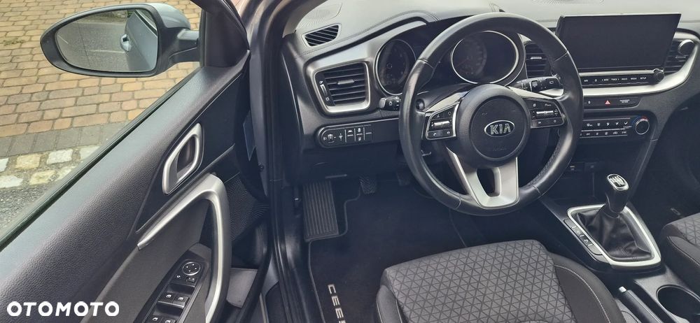 Kia Ceed 1.0 T-GDI L Business Line Plus - 26