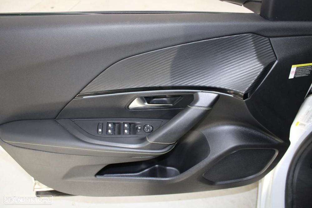 Peugeot e-2008 54 kWh GT - 10