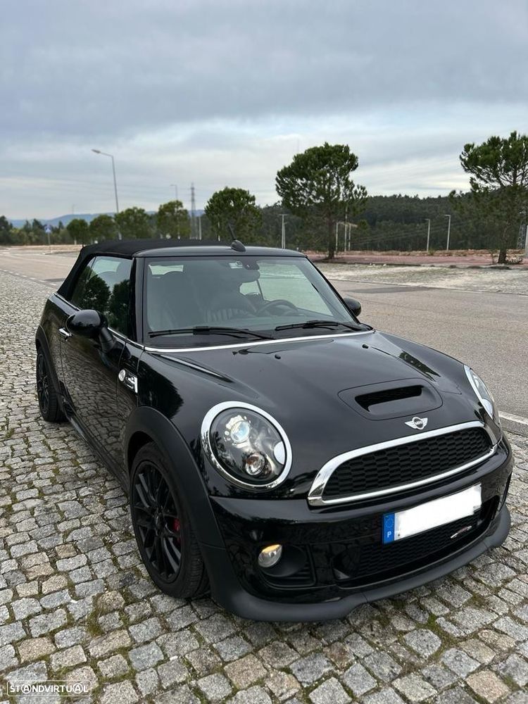 MINI Cabrio John Cooper Works - 4