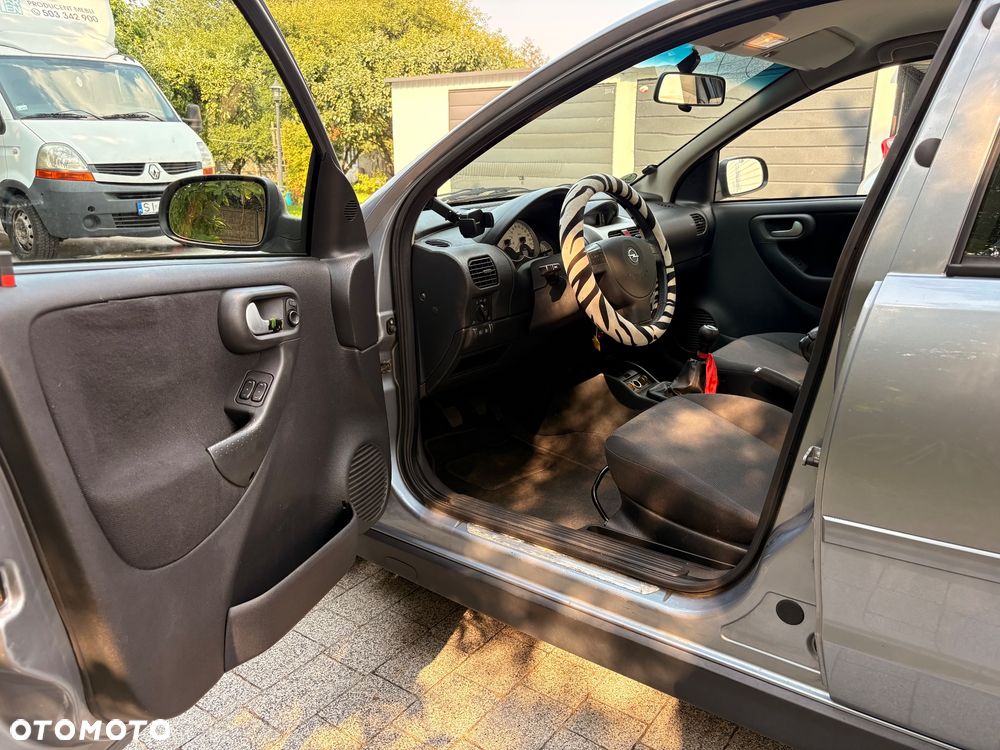 Opel Corsa 1.2 16V Silverline - 18