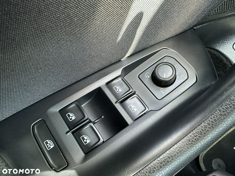 Volkswagen Passat Variant 2.0 TDI BMT Comfortline - 31