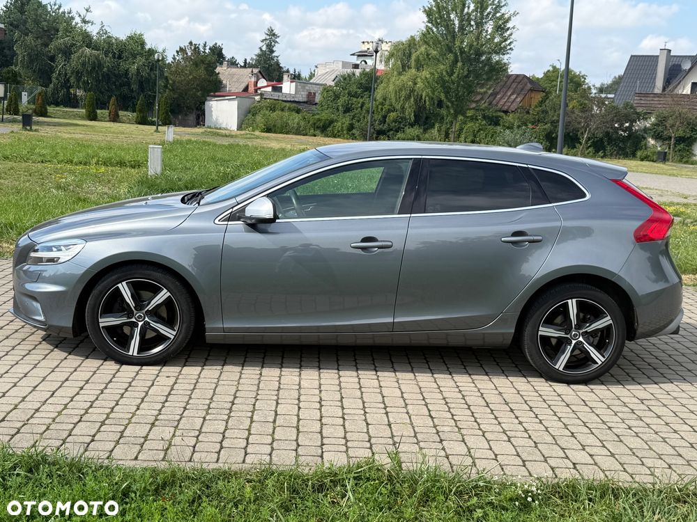 Volvo V40 T2 Drive-E R-Design Momentum - 2