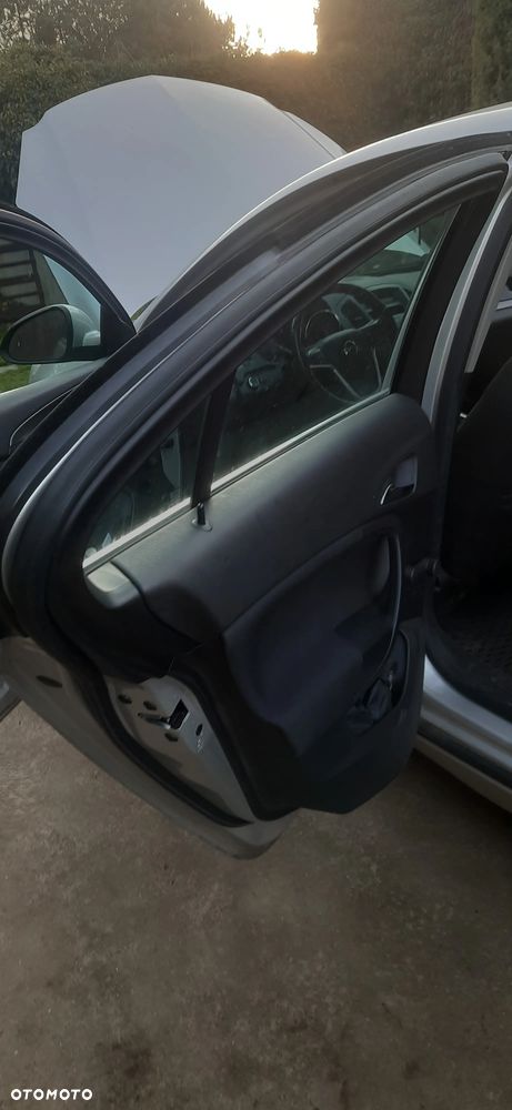 Opel Insignia - 11