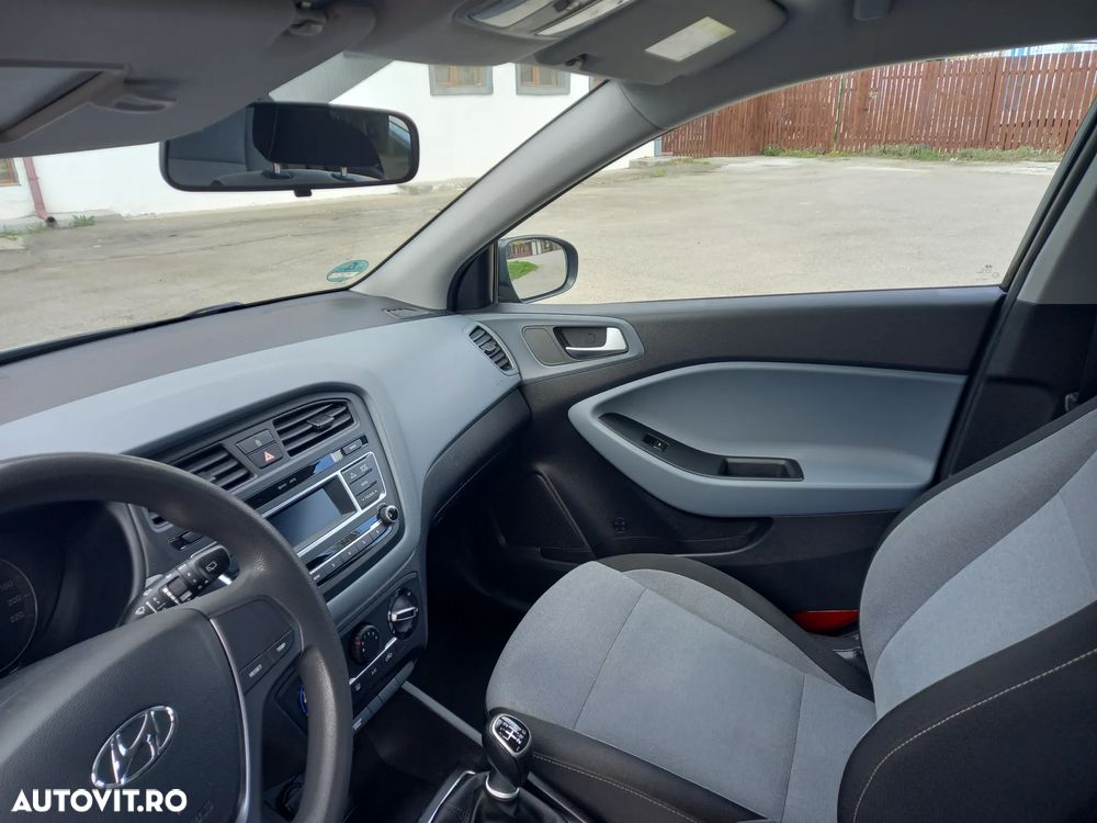 Hyundai i20 1.1 CRDi - 12