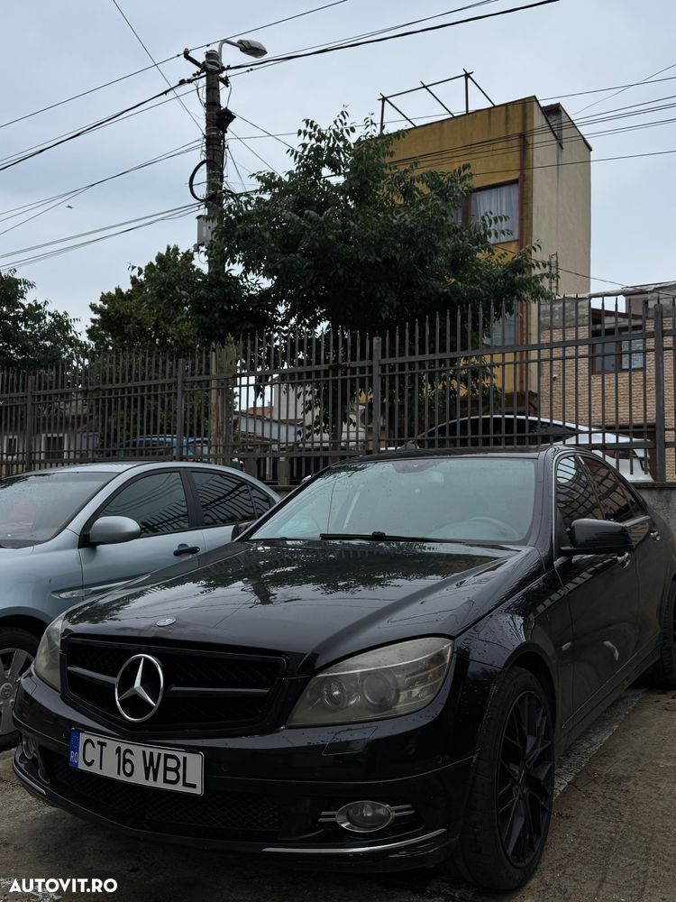 Mercedes-Benz C - 12