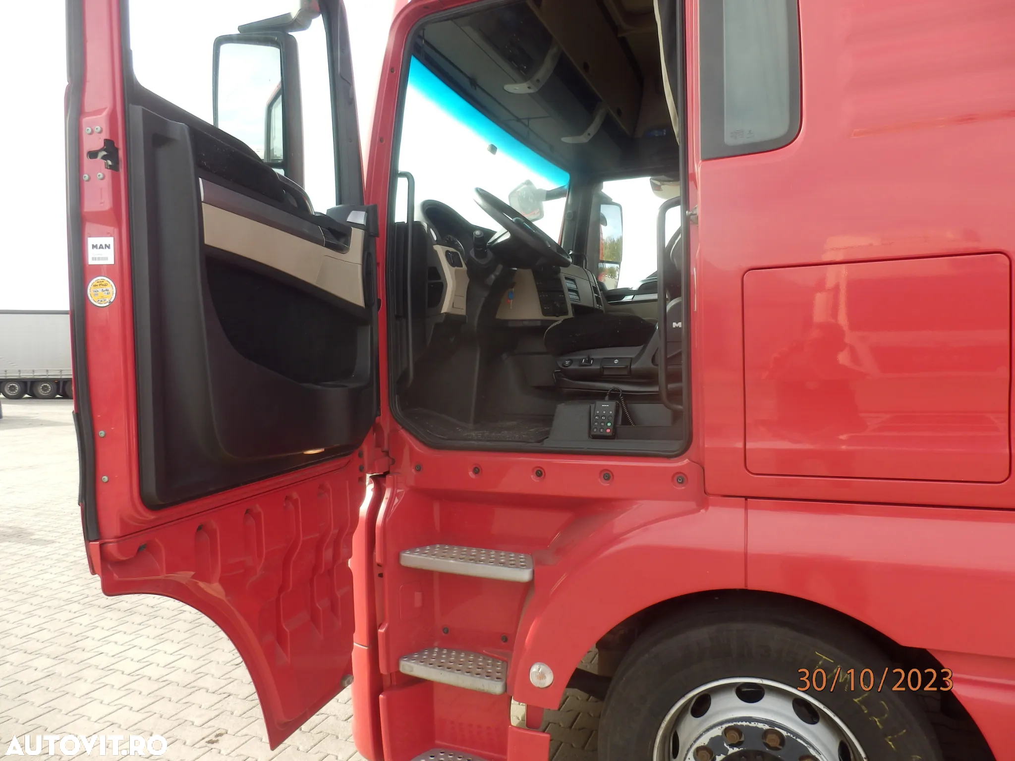 MAN TGX 18.460 MEGA Low Deck - 32