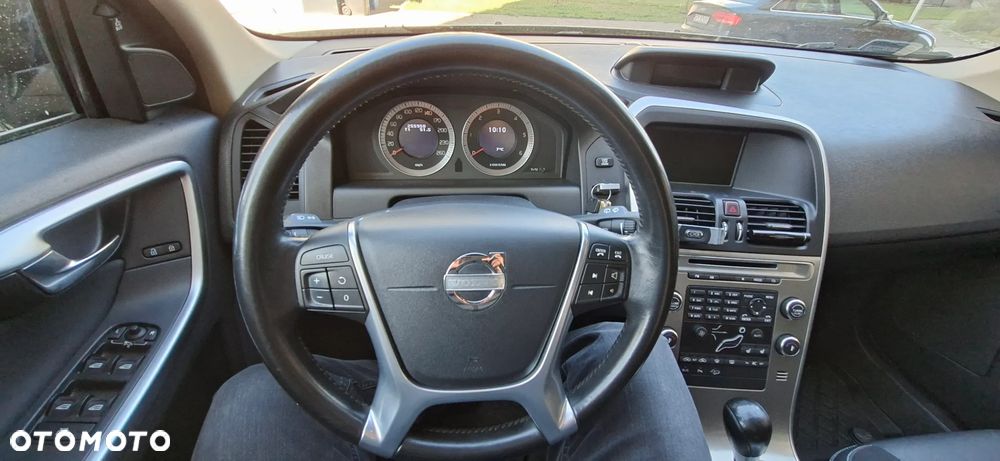 Volvo XC 60 D5 AWD Momentum - 9