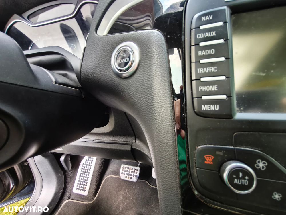 Ford Galaxy - 10