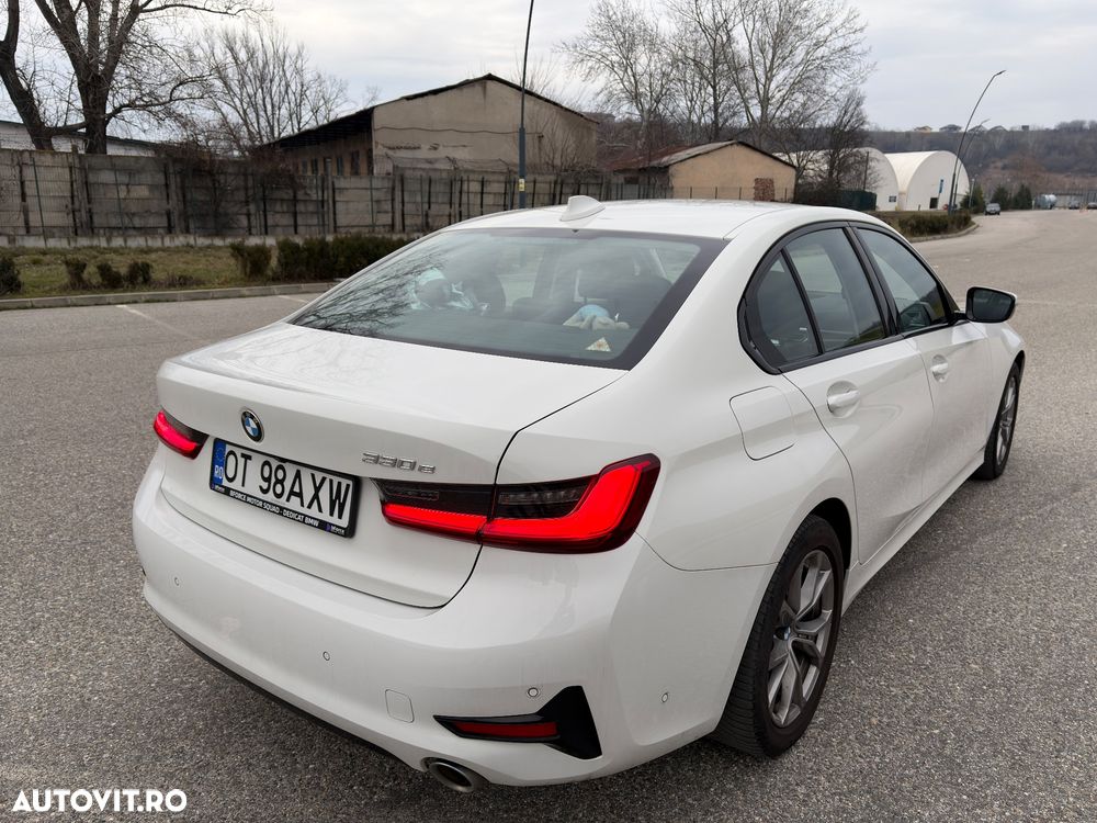 BMW Seria 3 330e Aut. - 7