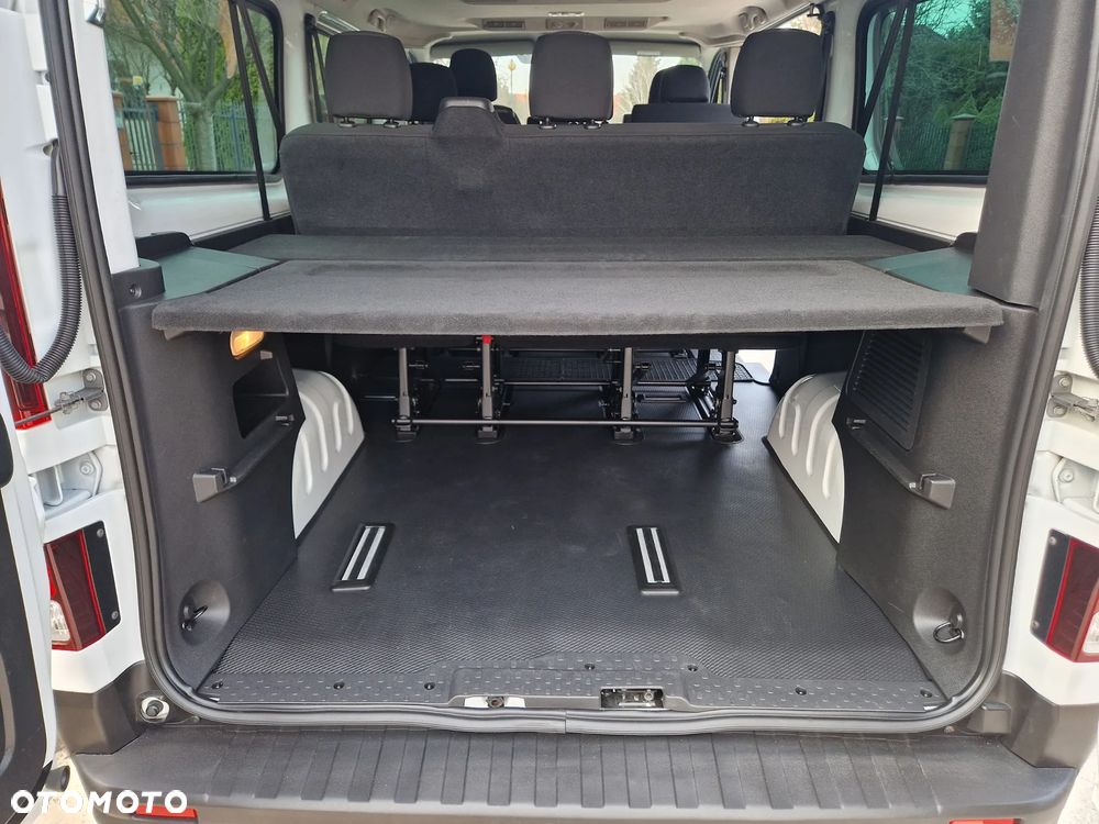 Renault Trafic 2.0 dCi - 27