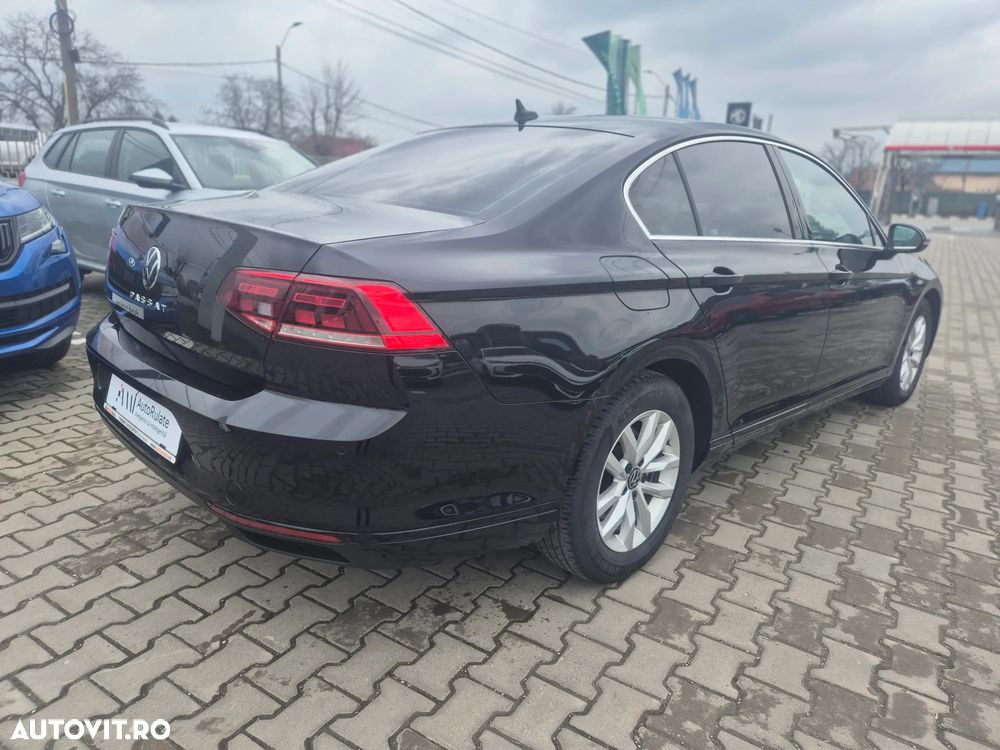 Volkswagen Passat 2.0 TDI DSG Comfortline - 4