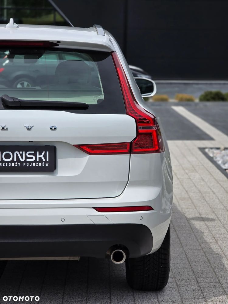 Volvo XC 60 T4 Momentum Pro - 24