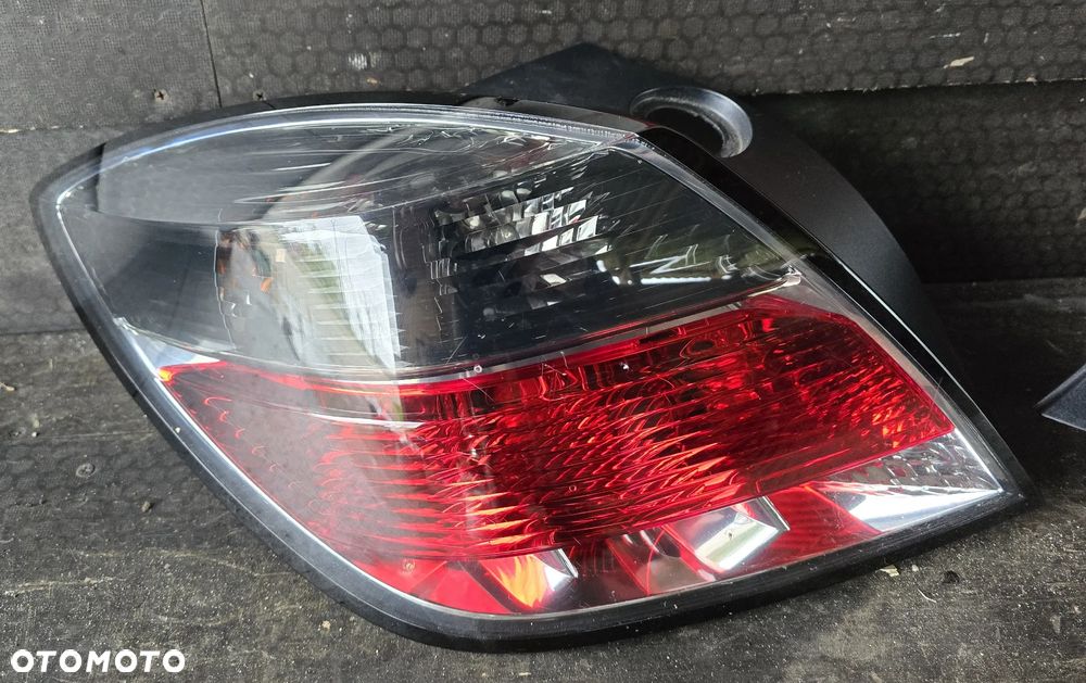 LAMPA TYŁ PRAWA LEWA 24451834 24451832 OPEL ASTRA H GTC - 7