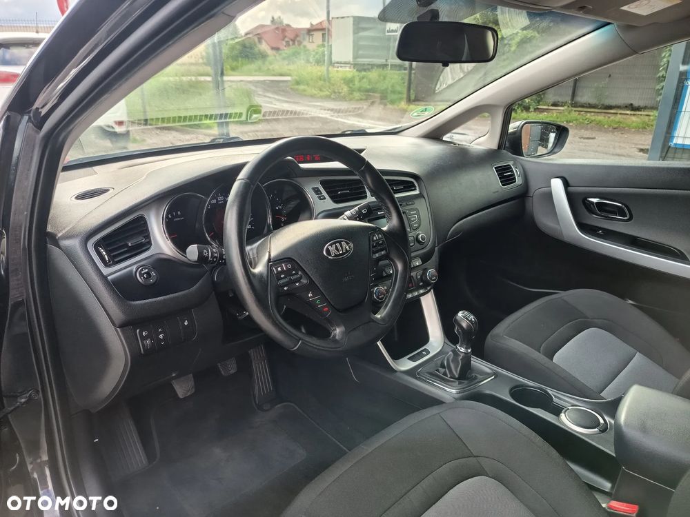 Kia Ceed 1.4 CVVT Fifa World Cup Edition - 13
