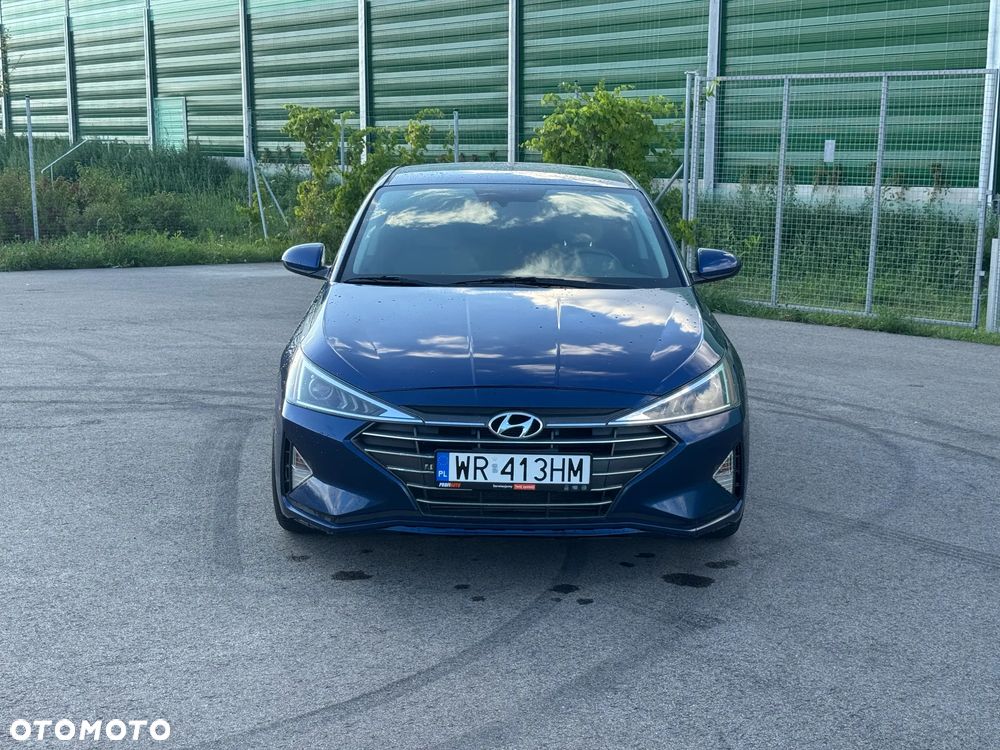 Hyundai Elantra - 2