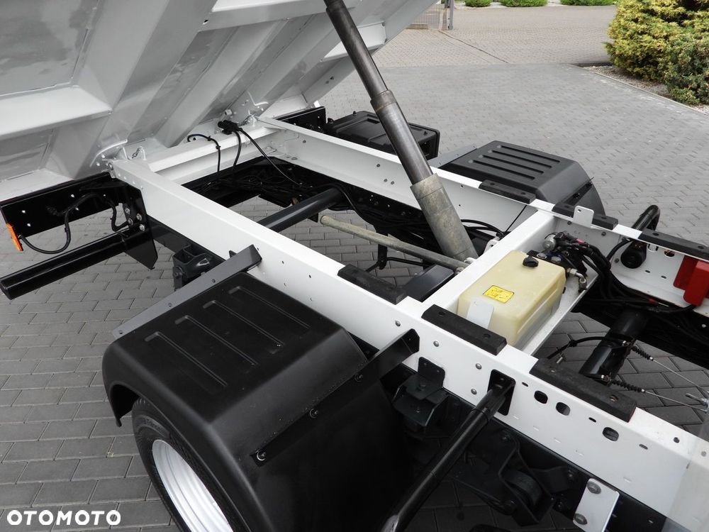 Iveco DAILY 35C16 WYWROTKA PODWÓJNA KABINA DOKA 6 MIEJSC TEMPOMAT NAWIGACJA BLIŹNIACZE KOŁA KLIMATYZACJA HDS - 27