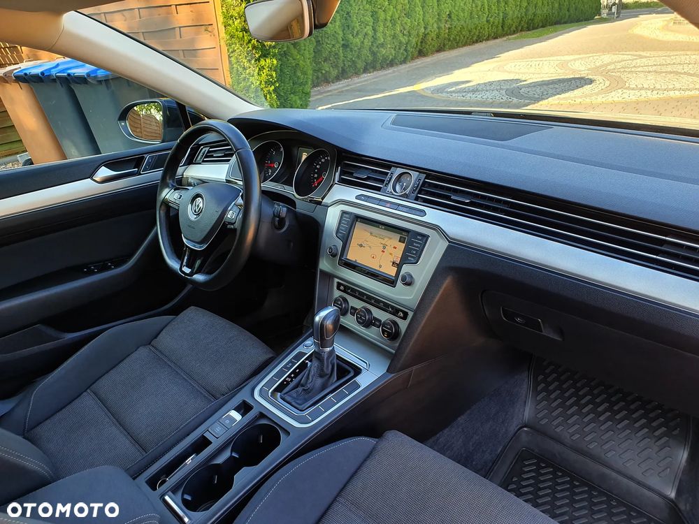 Volkswagen Passat - 15
