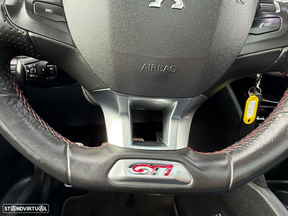 Peugeot 208 GTI 200 THP - 25