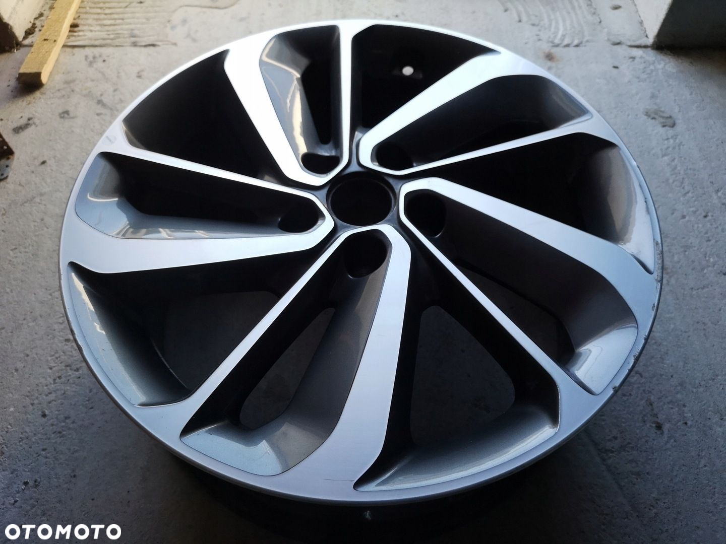 Felga aluminiowa Kia Niro 18 cali - 3