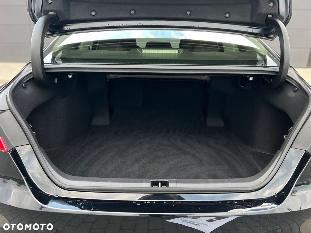 Toyota Camry 2.5 Hybrid Comfort CVT - 41
