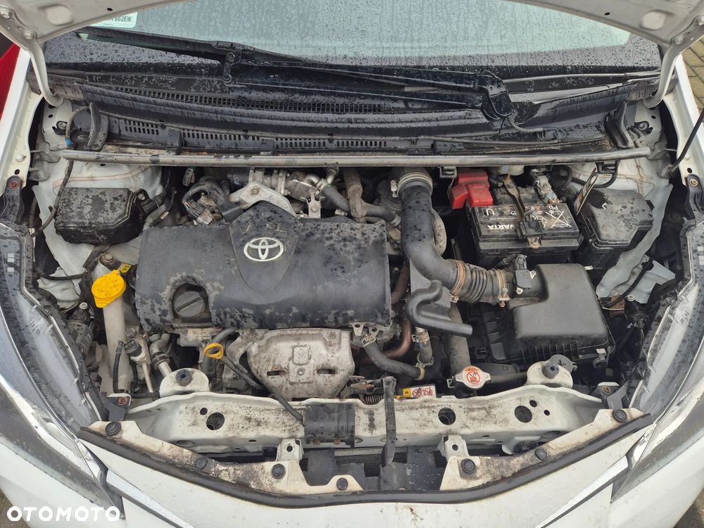 Toyota Yaris 1.5 Premium - 8