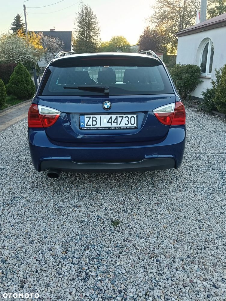 BMW Seria 3 320i - 4
