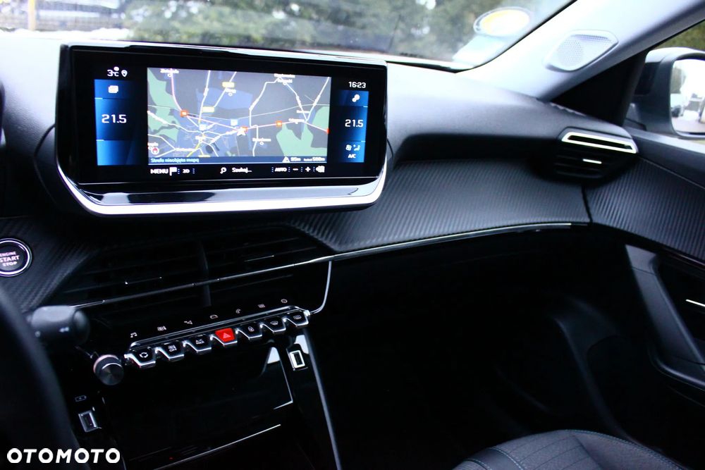 Peugeot 2008 BlueHDi 130 Allure S&S EAT8 - 28